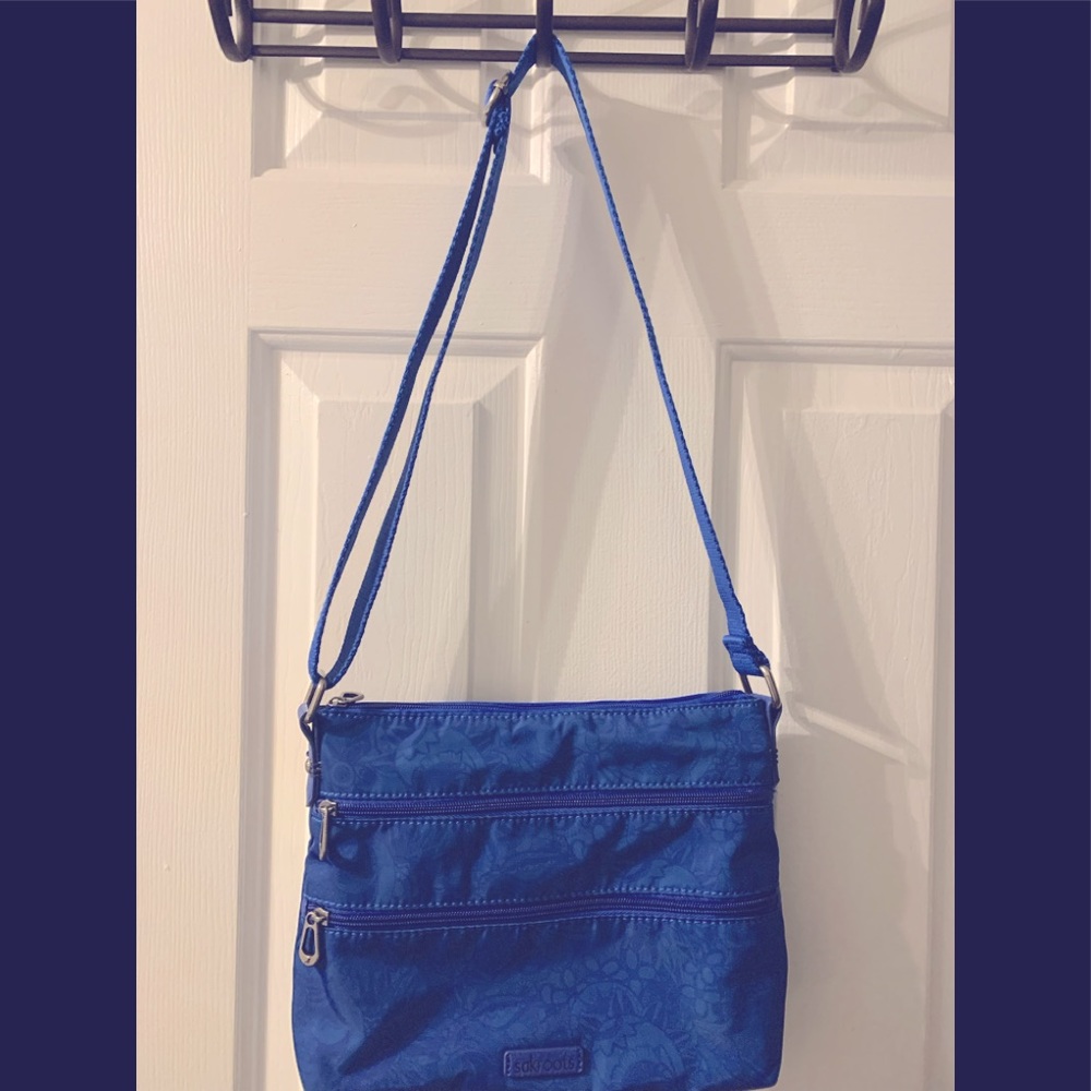 Like New Sakroots Women’s Shoulder Bag With Adjustable Strap